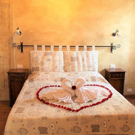 La Casa Delle Rondini Bed and Breakfast Roncoferraro Buitenkant foto