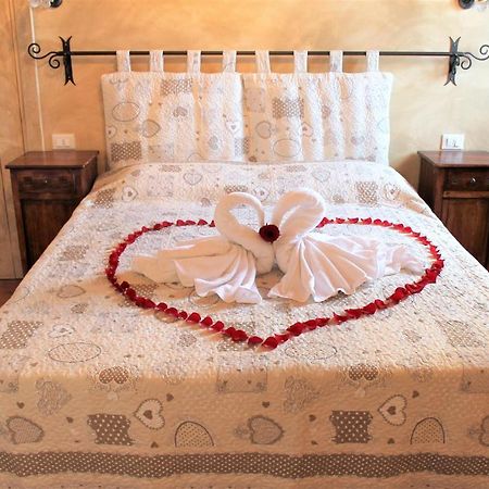 La Casa Delle Rondini Bed and Breakfast Roncoferraro Buitenkant foto