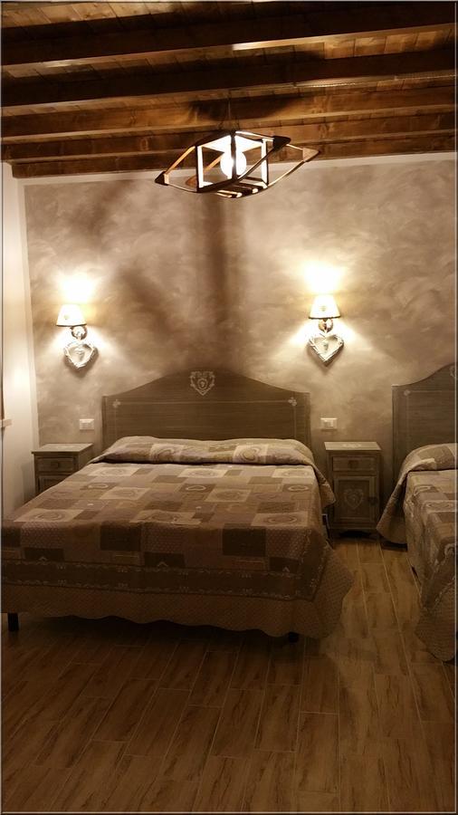 La Casa Delle Rondini Bed and Breakfast Roncoferraro Buitenkant foto