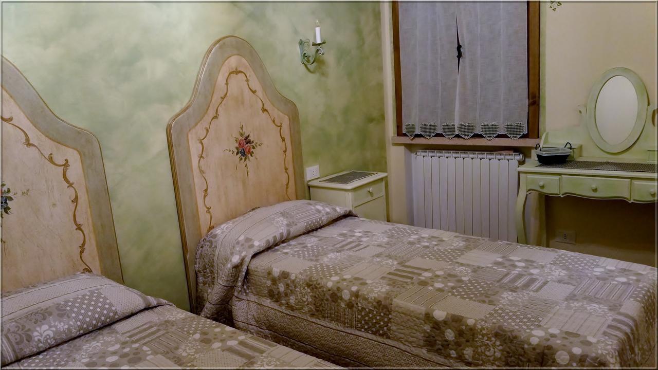 La Casa Delle Rondini Bed and Breakfast Roncoferraro Buitenkant foto