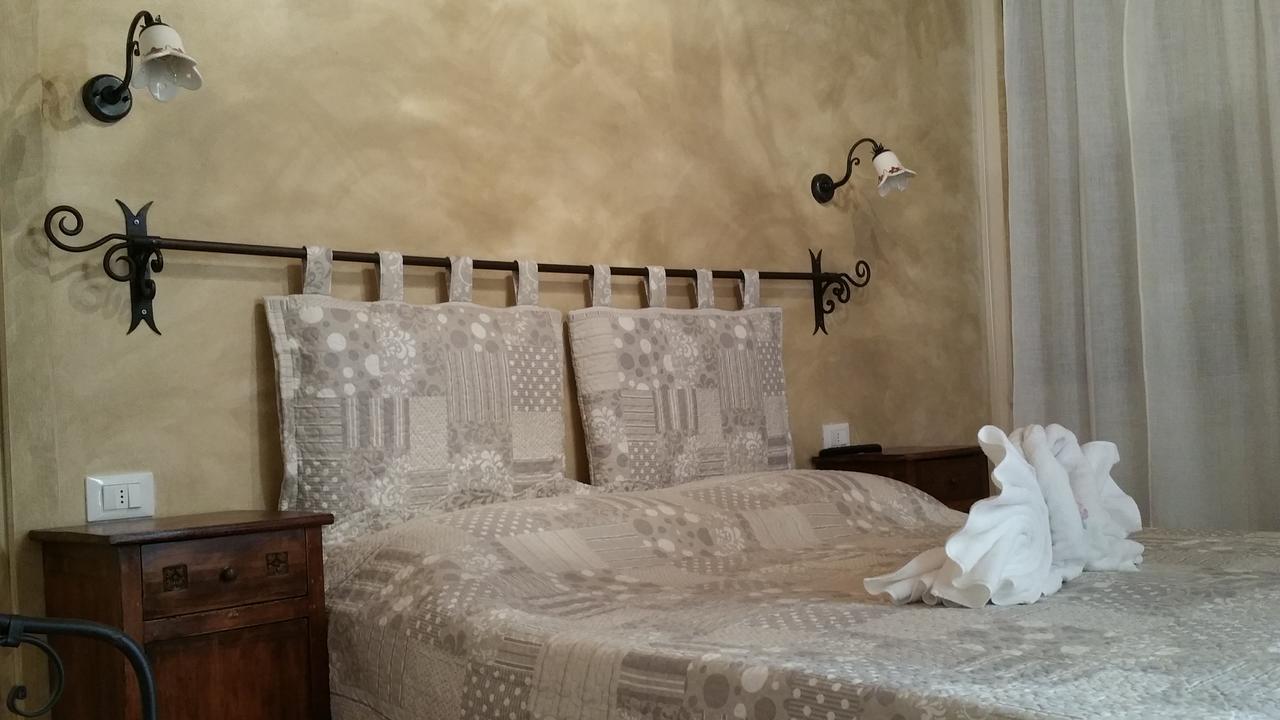 La Casa Delle Rondini Bed and Breakfast Roncoferraro Buitenkant foto