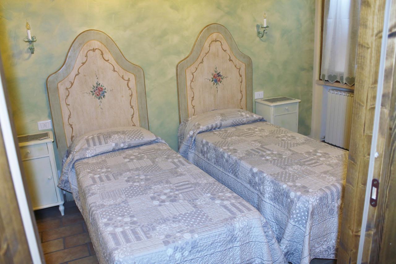 La Casa Delle Rondini Bed and Breakfast Roncoferraro Buitenkant foto