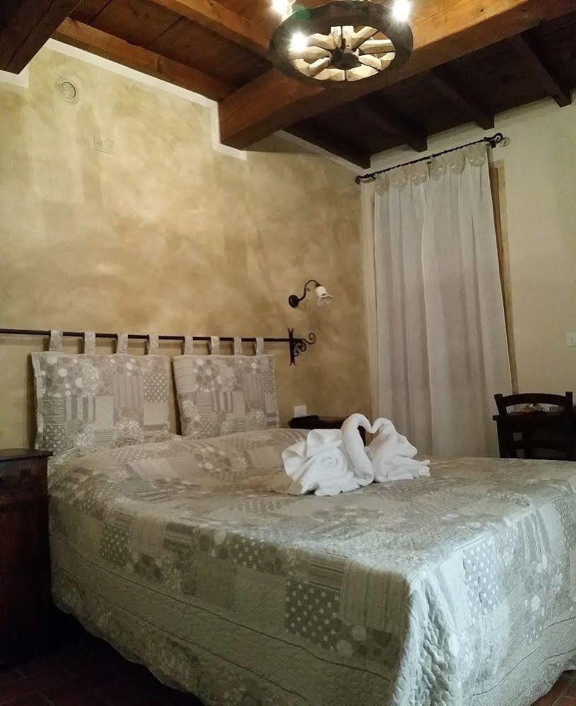 La Casa Delle Rondini Bed and Breakfast Roncoferraro Buitenkant foto