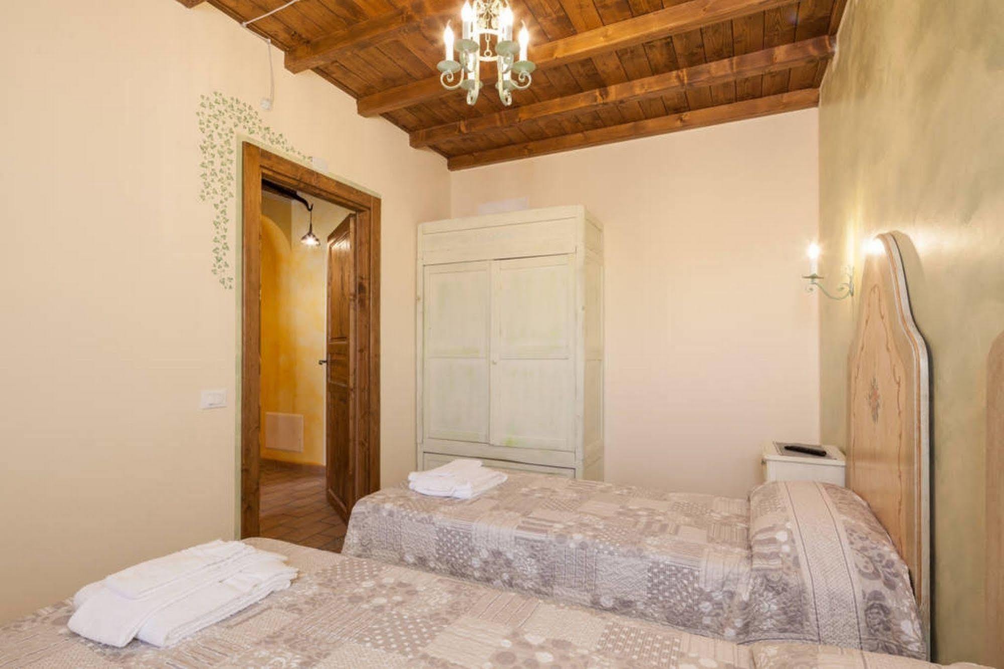 La Casa Delle Rondini Bed and Breakfast Roncoferraro Buitenkant foto