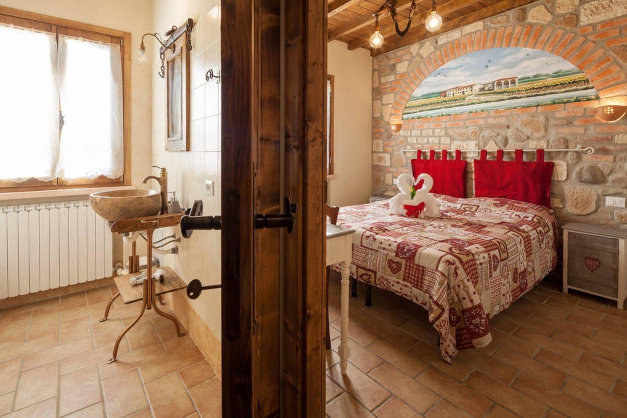 La Casa Delle Rondini Bed and Breakfast Roncoferraro Buitenkant foto