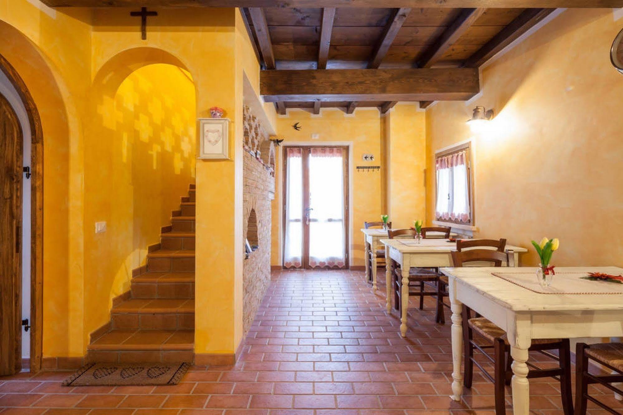 La Casa Delle Rondini Bed and Breakfast Roncoferraro Buitenkant foto