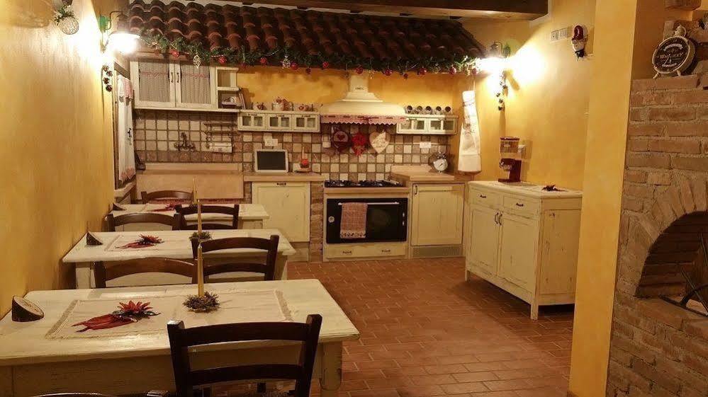La Casa Delle Rondini Bed and Breakfast Roncoferraro Buitenkant foto